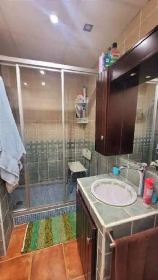 Baño de Piso en venta en Polopos con Terraza, Piscina y Amueblado