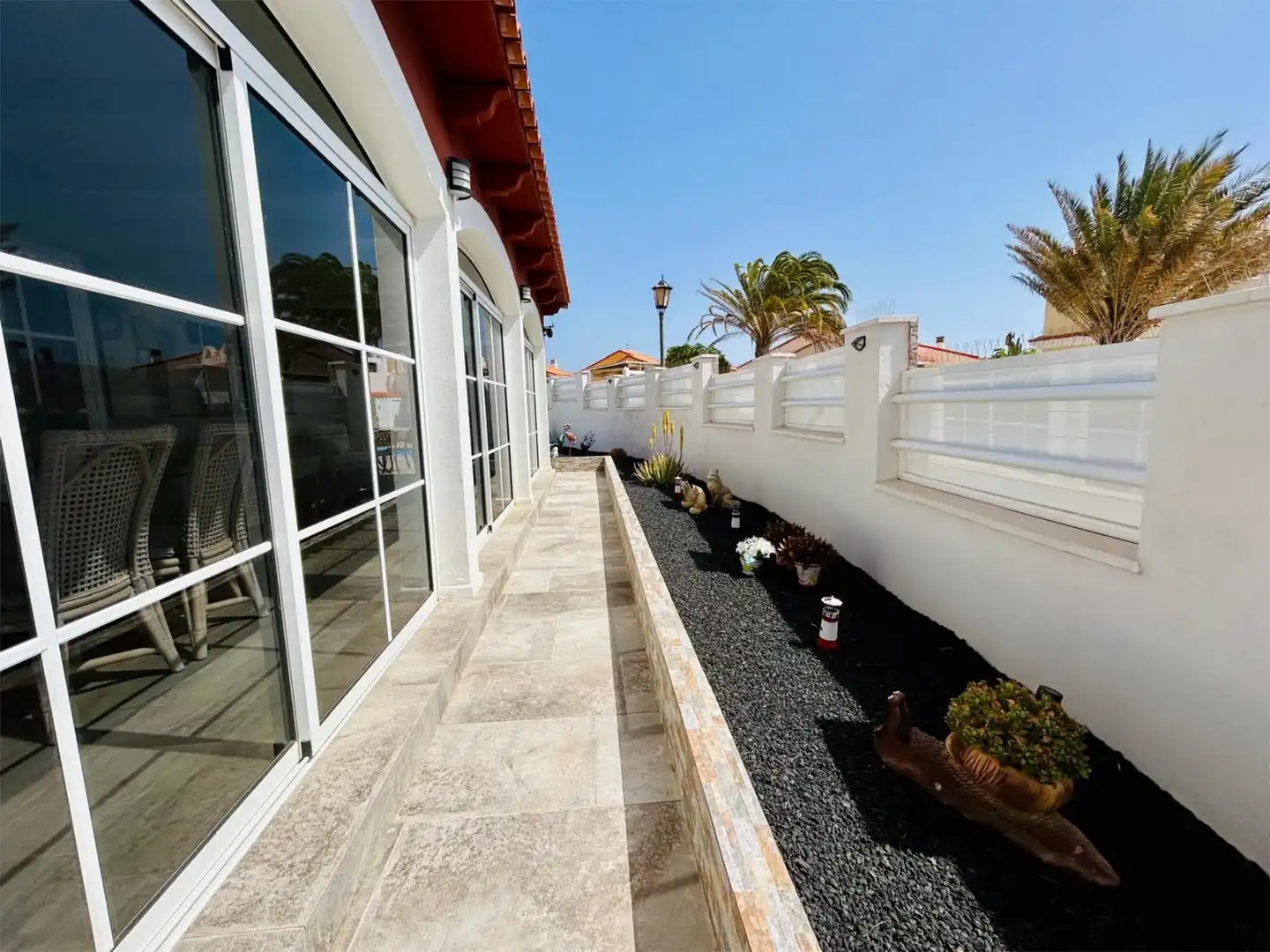 Piso en venta en Calle la Luna, 3, Caleta de Fuste Terraza de Piso en venta en Antigua con Jardín privado, Piscina y Amueblado