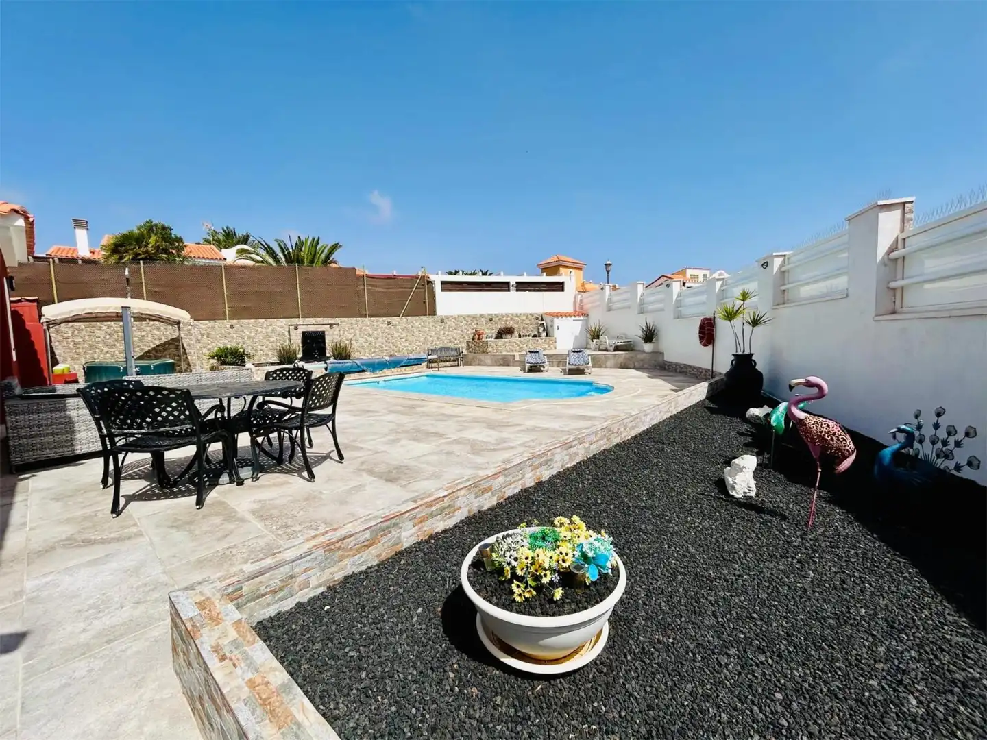 Piso en venta en Calle la Luna, 3, Caleta de Fuste Terraza de Piso en venta en Antigua con Jardín privado, Piscina y Amueblado