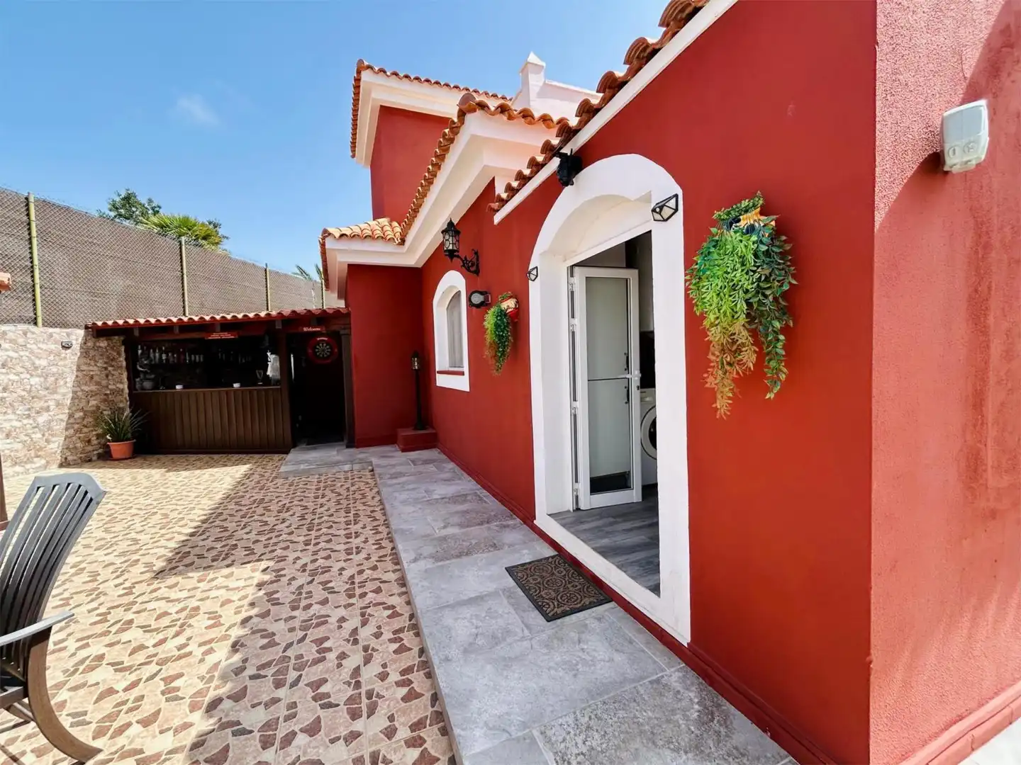 Piso en venta en Calle la Luna, 3, Caleta de Fuste Vista exterior de Piso en venta en Antigua con Jardín privado, Piscina y Amueblado