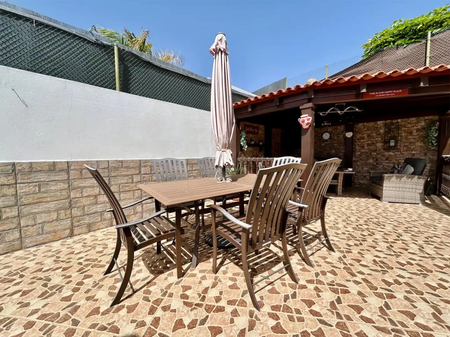 Piso en venta en Calle la Luna, 3, Caleta de Fuste Terraza de Piso en venta en Antigua con Jardín privado, Piscina y Amueblado