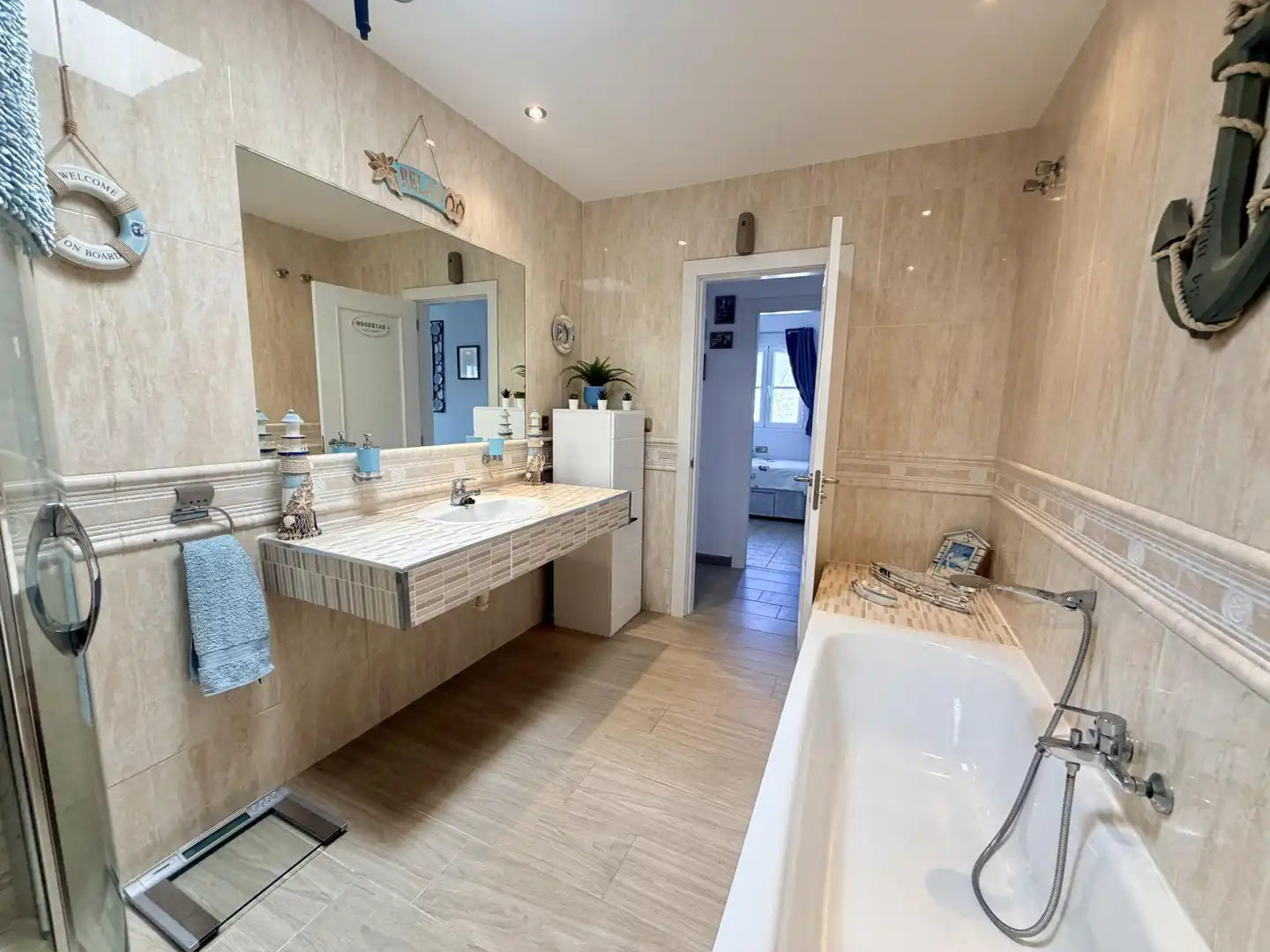 Piso en venta en Calle la Luna, 3, Caleta de Fuste Baño de Piso en venta en Antigua con Jardín privado, Piscina y Amueblado