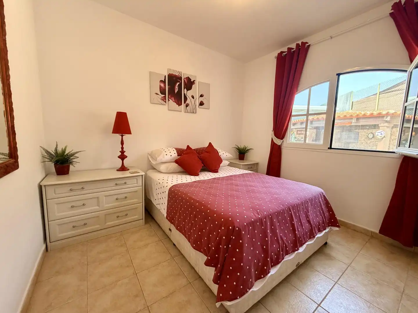 Piso en venta en Calle la Luna, 3, Caleta de Fuste Habitación de Piso en venta en Antigua con Jardín privado, Piscina y Amueblado