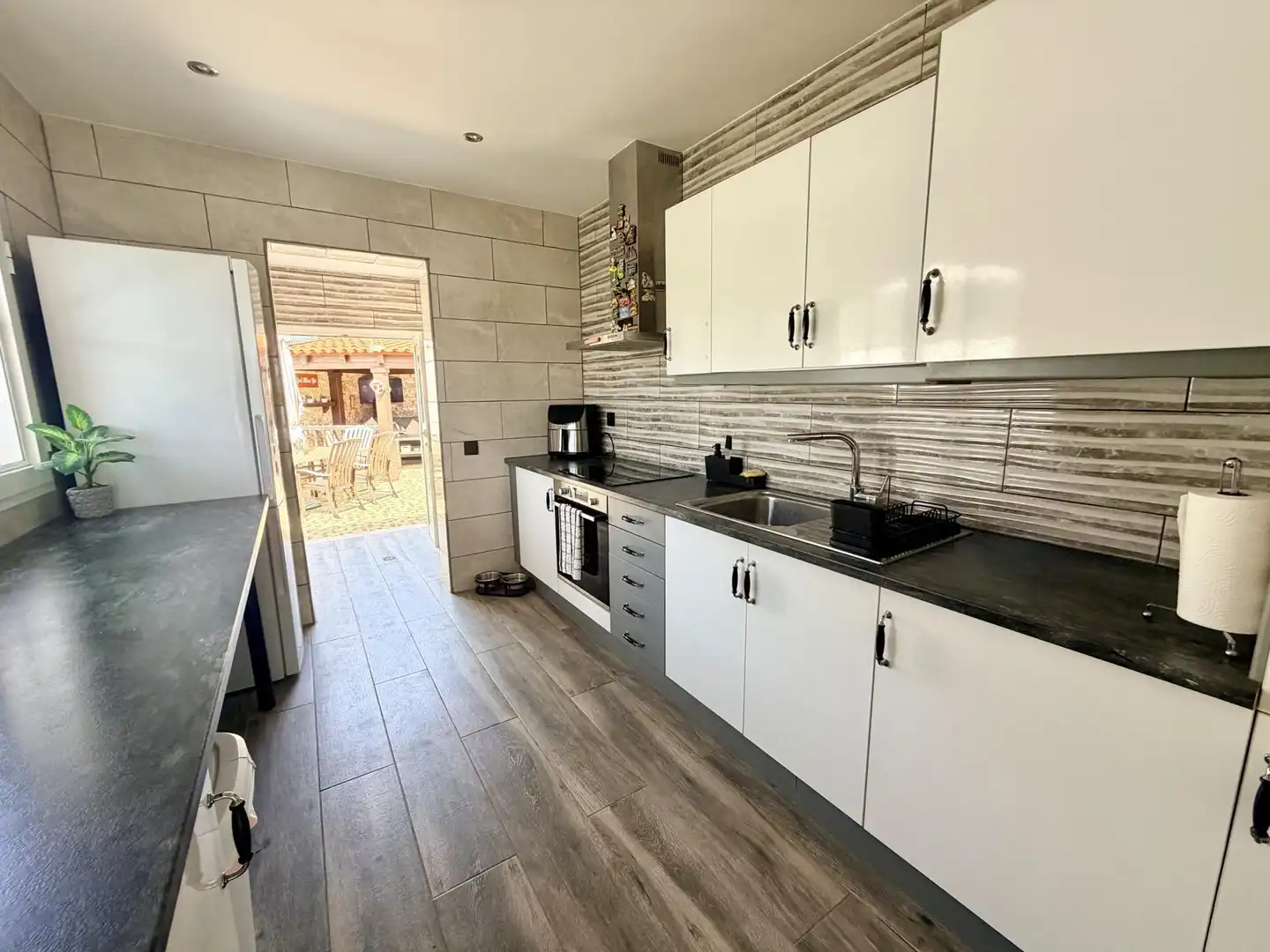 Piso en venta en Calle la Luna, 3, Caleta de Fuste Cocina de Piso en venta en Antigua con Jardín privado, Piscina y Amueblado