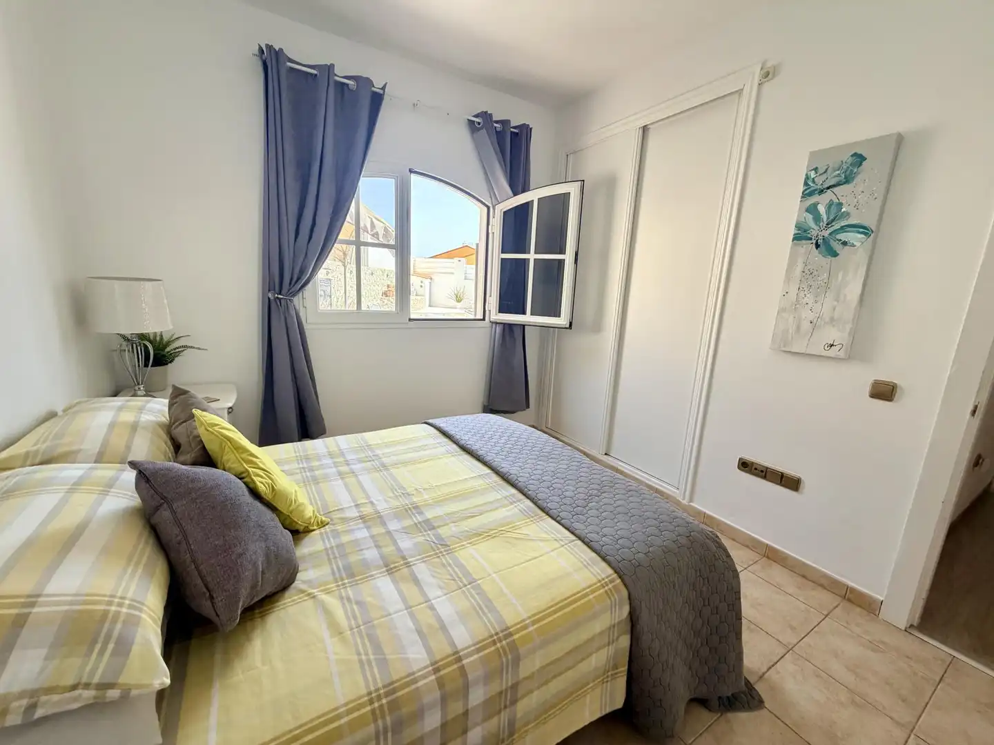 Piso en venta en Calle la Luna, 3, Caleta de Fuste Habitación de Piso en venta en Antigua con Jardín privado, Piscina y Amueblado