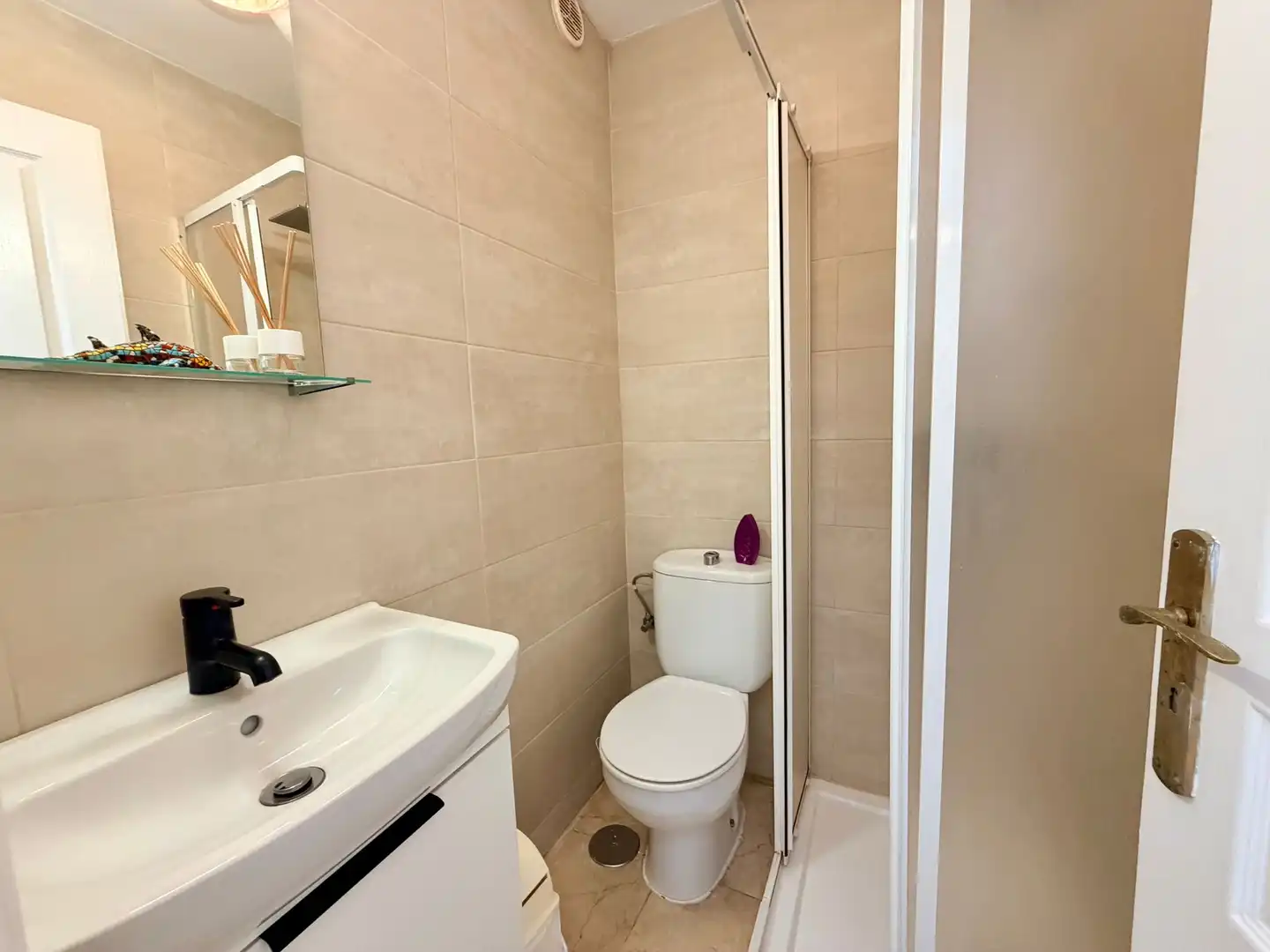 Dúplex en venta en Avenida Virgen de la Peña, 86, Caleta de Fuste Baño de Dúplex en venta en Antigua con Terraza, Piscina y Amueblado