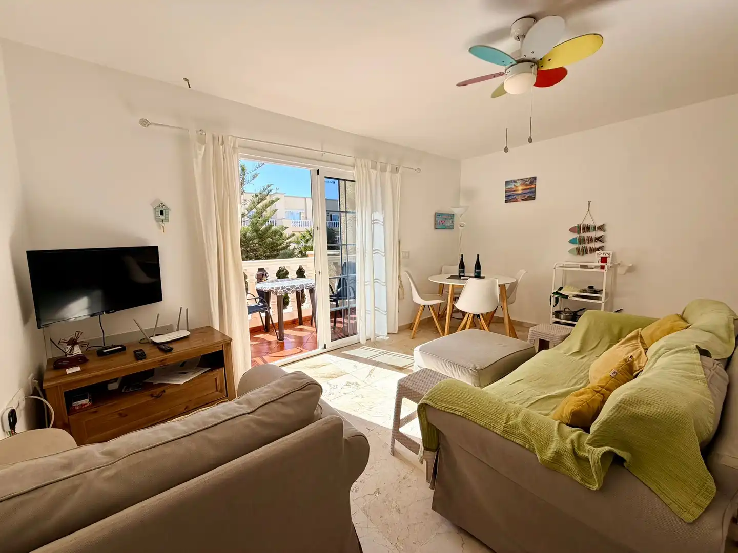 Dúplex en venta en Avenida Virgen de la Peña, 86, Caleta de Fuste Sala de estar de Dúplex en venta en Antigua con Terraza, Piscina y Amueblado