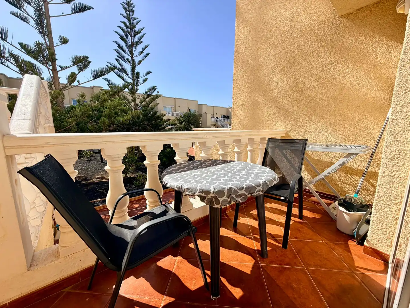 Dúplex en venta en Avenida Virgen de la Peña, 86, Caleta de Fuste Terraza de Dúplex en venta en Antigua con Terraza, Piscina y Amueblado