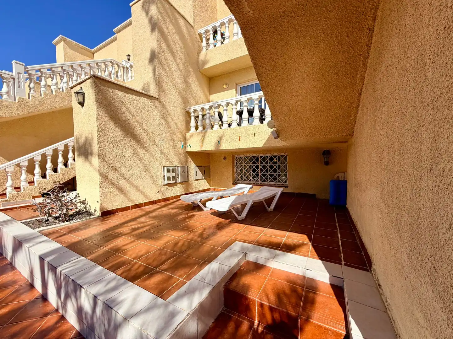 Dúplex en venta en Avenida Virgen de la Peña, 86, Caleta de Fuste Terraza de Dúplex en venta en Antigua con Terraza, Piscina y Amueblado