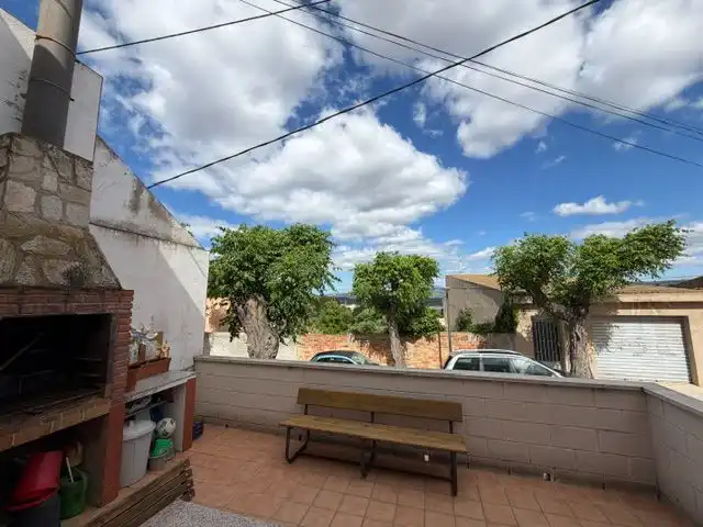 Casa o xalet en venda a Carrer Comellarets, 15, Flix Vista exterior de Casa o xalet en venda en Flix amb Aire condicionat i Terrassa