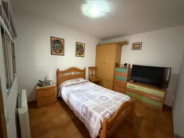 Casa o xalet en venda a Carrer Comellarets, 15, Flix Dormitori de Casa o xalet en venda en Flix amb Aire condicionat i Terrassa