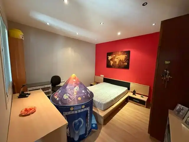 Casa o xalet en venda a Carrer Comellarets, 15, Flix Dormitori de Casa o xalet en venda en Flix amb Aire condicionat i Terrassa