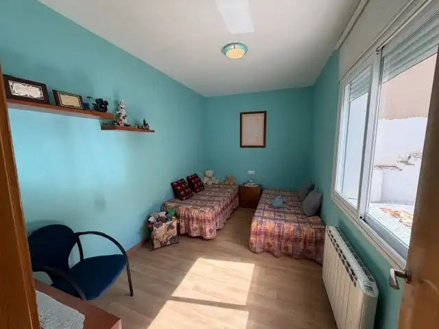 Casa o xalet en venda a Carrer Comellarets, 15, Flix Dormitori de Casa o xalet en venda en Flix amb Aire condicionat i Terrassa