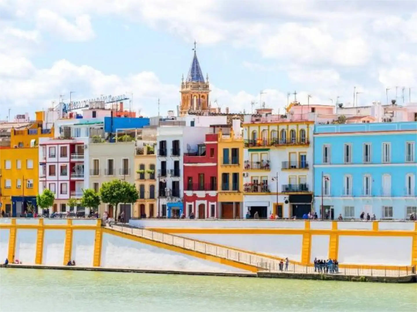 Exterior view of Flat for sale in  Sevilla Capital  with Air Conditioner, Terrace and Balcony