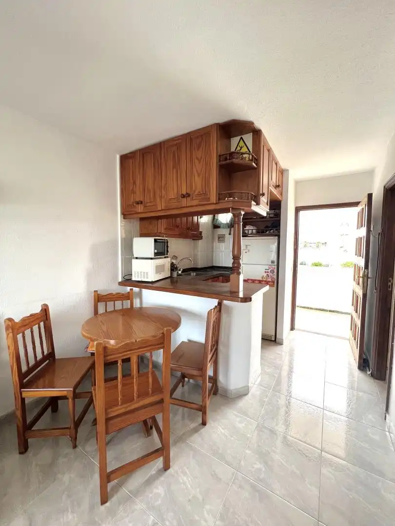 Apartamento en venta en Avenida Santiago Puig, 4, Playa de las Américas Cocina de Apartamento en venta en Arona con Piscina y Balcón