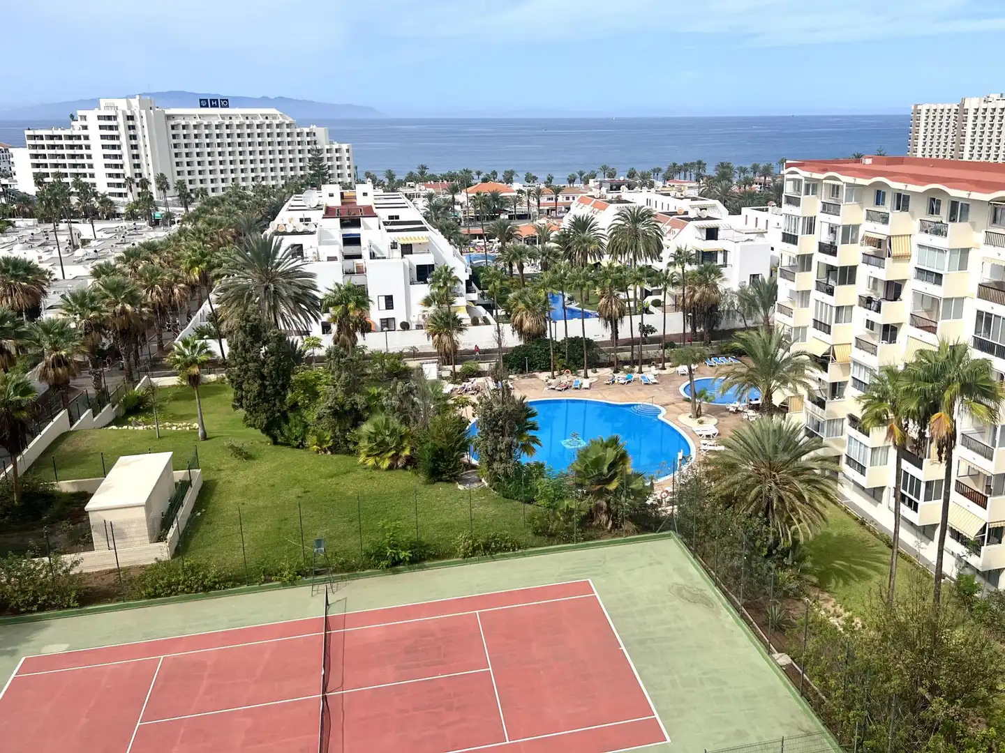 Apartamento en venta en Avenida Santiago Puig, 4, Playa de las Américas Vista exterior de Apartamento en venta en Arona con Piscina y Balcón
