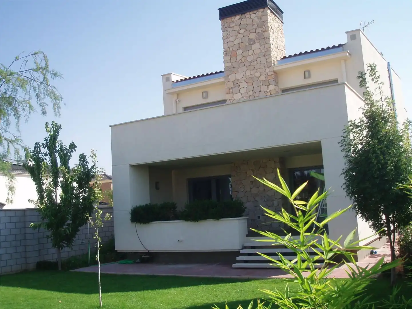 Vista exterior de Casa o chalet en venta en Chinchilla de Monte-Aragón con Calefacción, Jardín privado y Terraza