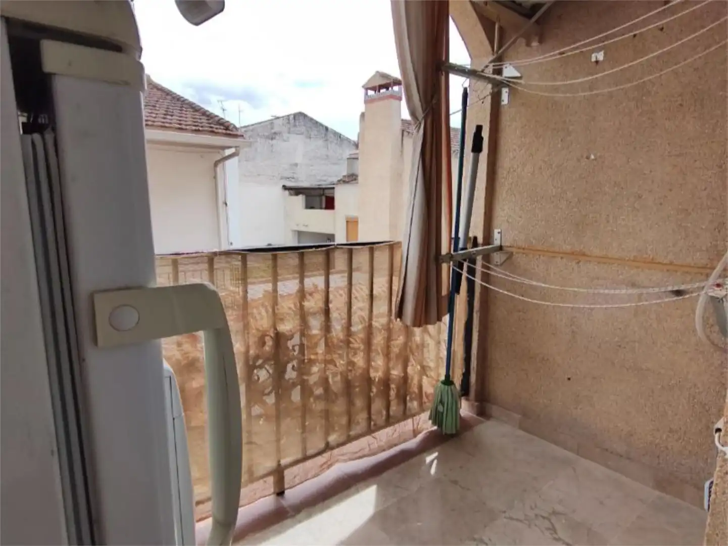 Wohnung zum Verkauf in Calle Jardines, 1, Cúllar Vega Terrasse von Wohnung zum Verkauf in Cúllar Vega mit Klimaanlage, Terrasse und Balkon