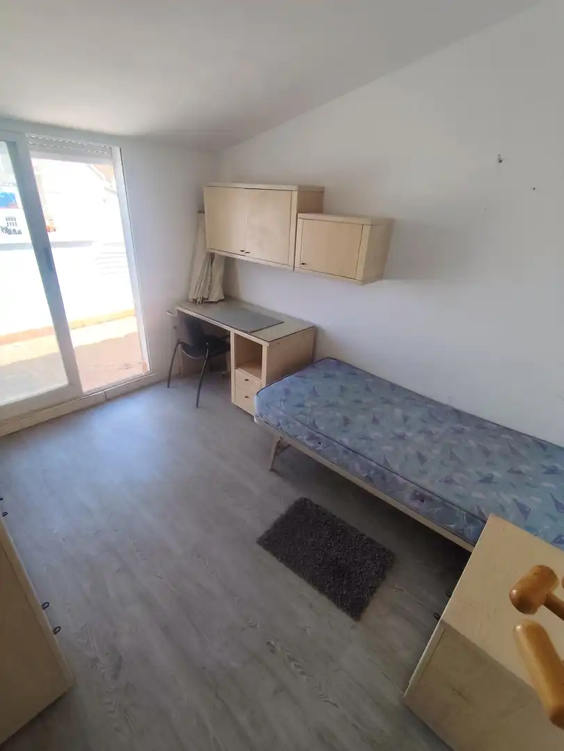 Flat for rent in Carrer de Méndez Núñez, 23, Hospital - Plaza del Real Bedroom of Flat for rent in Castellón de la Plana / Castelló de la Plana with Air Conditioner, Parquet flooring and Terrace