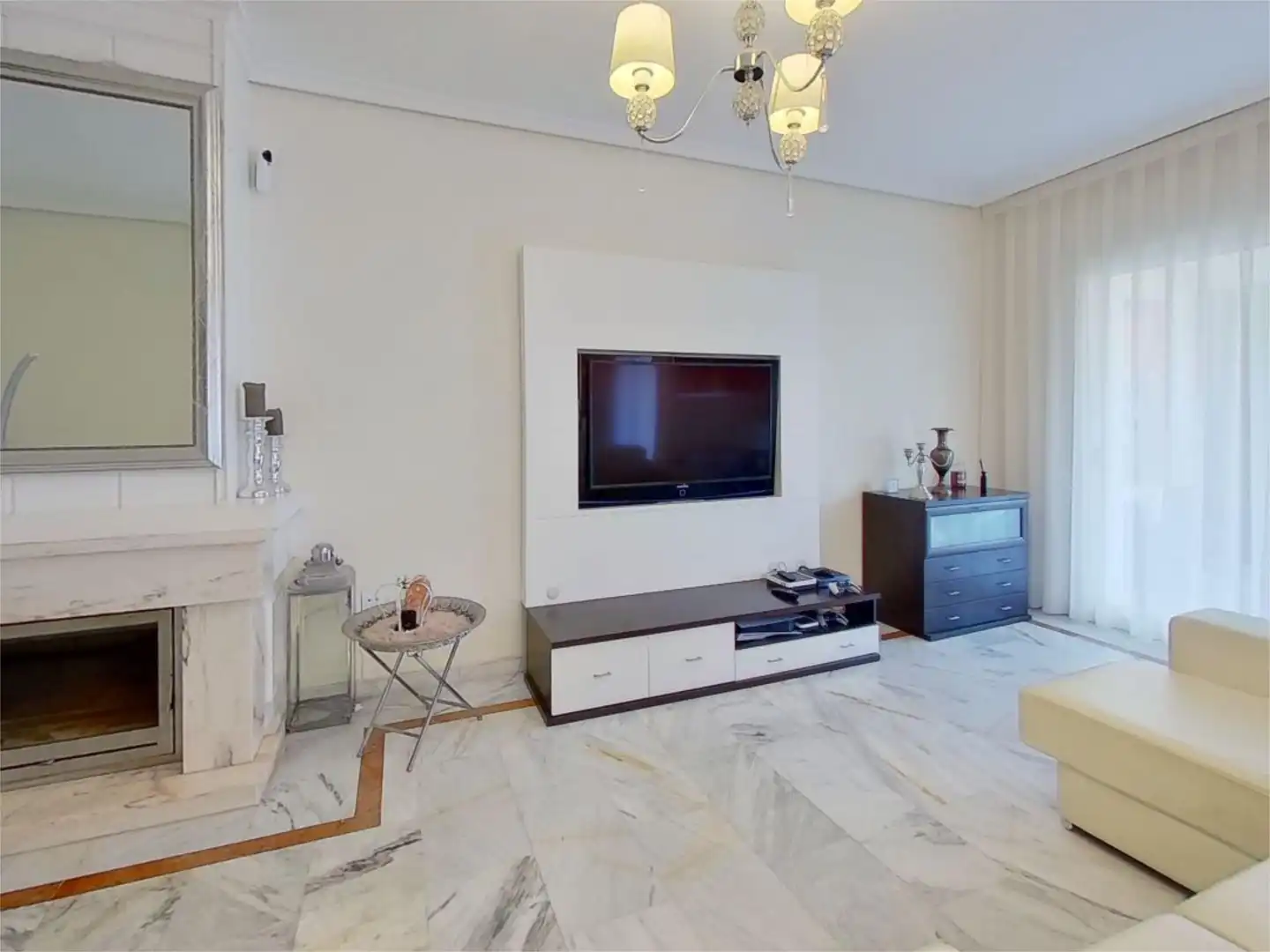 Piso en venta en Urbanizaciones Sala de estar de Piso en venta en Rivas-Vaciamadrid con Aire acondicionado, Calefacción y Jardín privado
