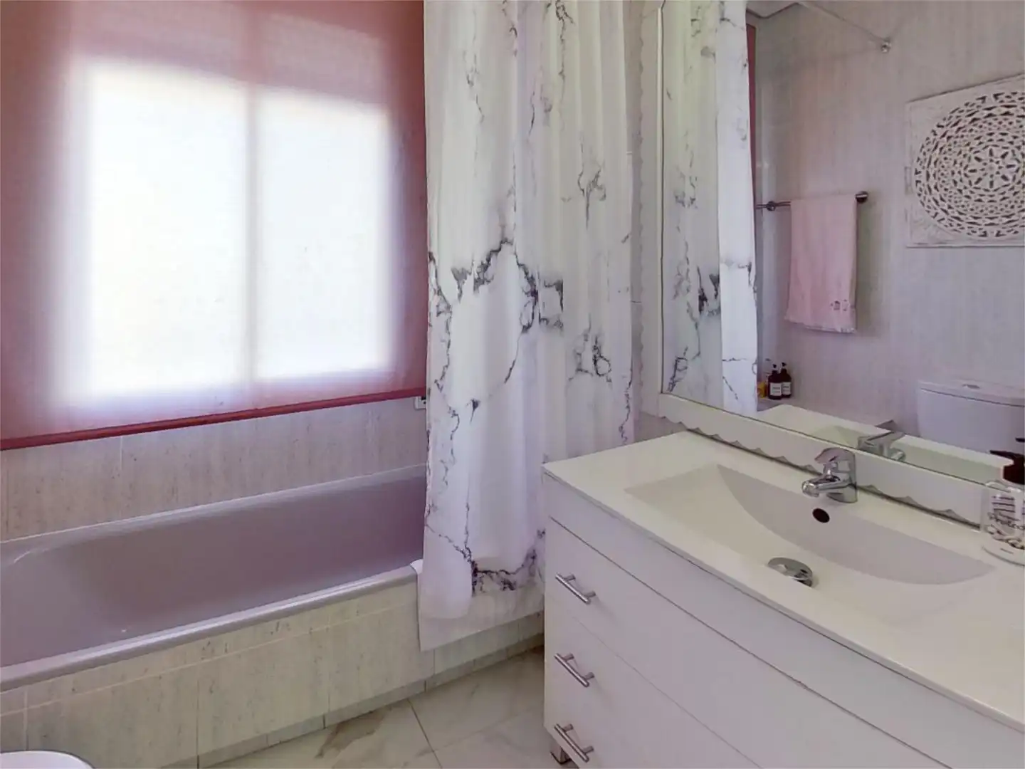 Piso en venta en Urbanizaciones Baño de Piso en venta en Rivas-Vaciamadrid con Aire acondicionado, Calefacción y Jardín privado