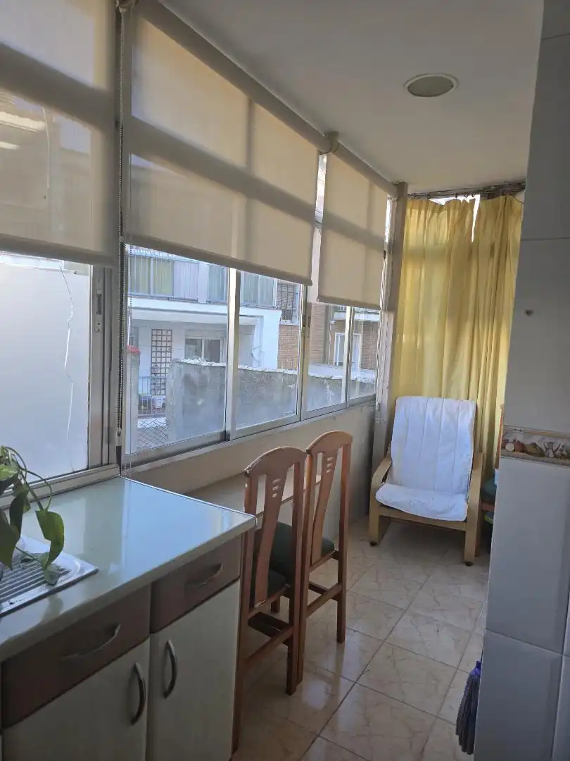 Piso en venta en Calle de la Chirimoya, 13, Buena Vista Terraza de Piso en venta en Madrid con Calefacción, Terraza y Amueblado