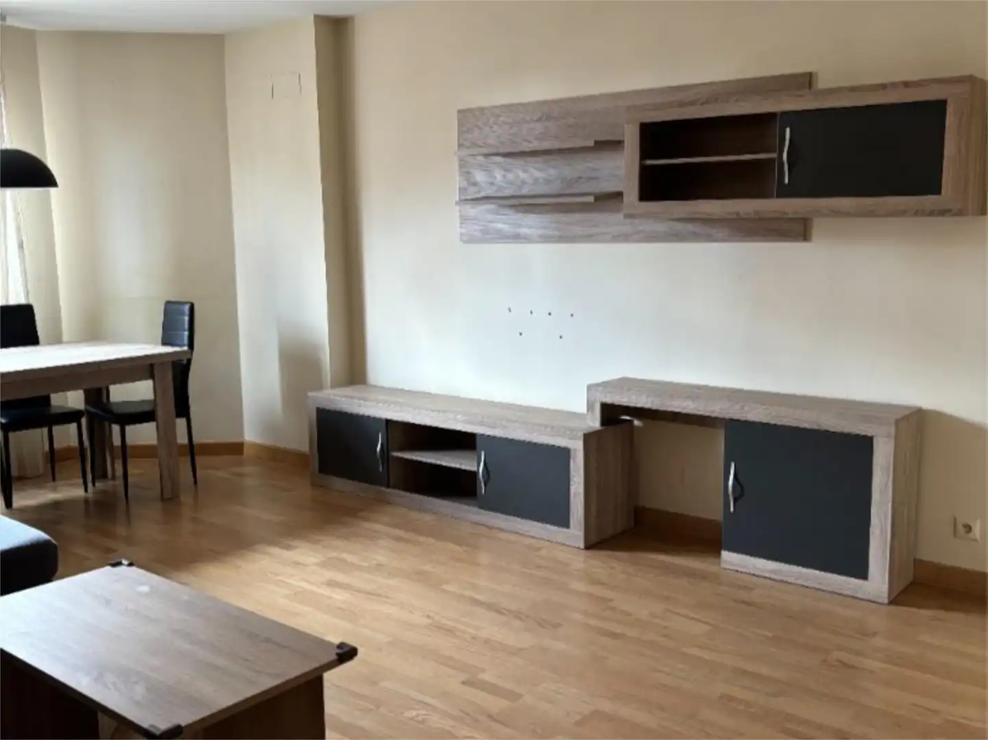 Piso en venta en Calle Palencia, 2, Ciudad Jardín -Vista Alegre Sala de estar de Piso en venta en Zamora Capital con Calefacción, Parquet y Trastero