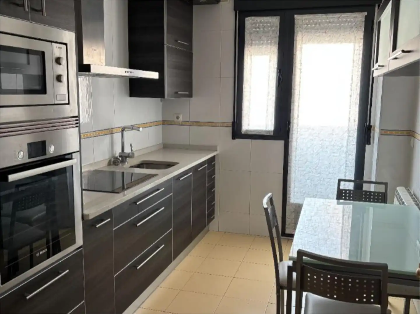 Wohnung zum Verkauf in Calle Palencia, 2, Ciudad Jardín -Vista Alegre Küche von Wohnung zum Verkauf in Zamora Capital