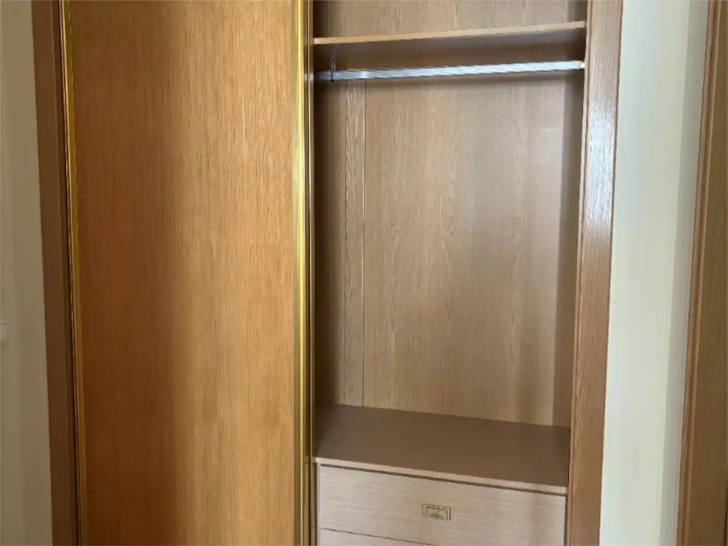 Piso en venta en Calle Palencia, 2, Ciudad Jardín -Vista Alegre Habitación de Piso en venta en Zamora Capital con Calefacción, Parquet y Trastero