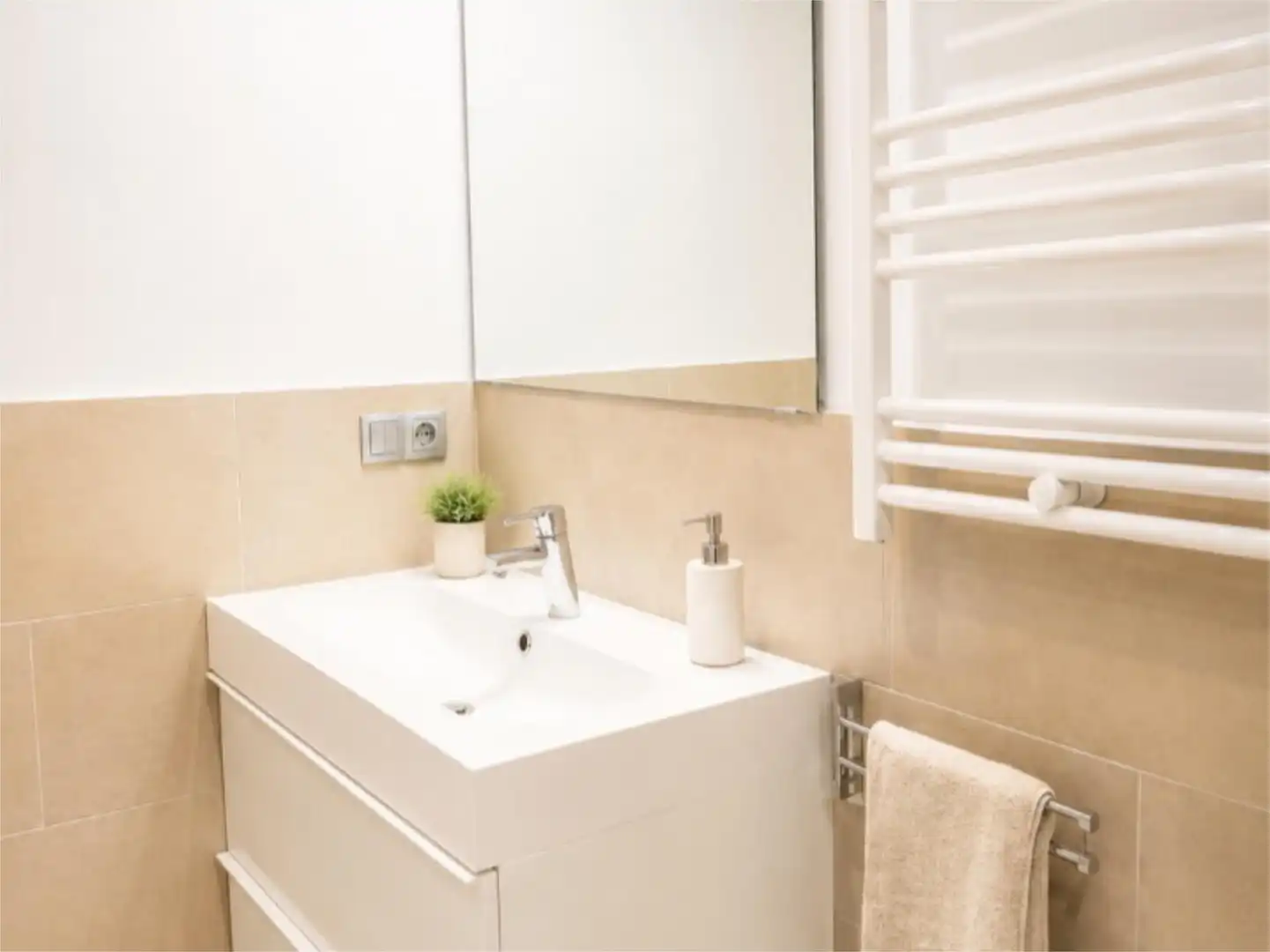 Piso en venta en Carrer de Còrsega, 272, Dreta de l'Eixample Baño de Piso en venta en Barcelona Capital con Aire acondicionado, Terraza y Balcón