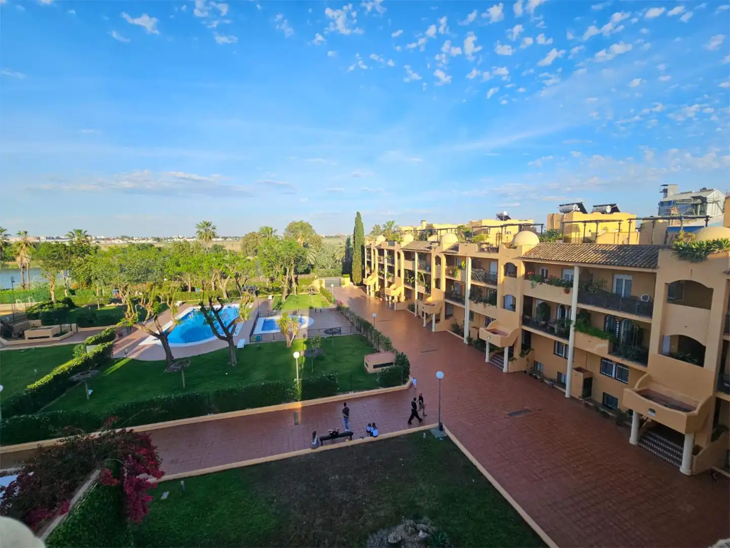 Flat for sale in Calle Real, 27, Barrio Bajo Exterior view of Flat for sale in San Juan de Aznalfarache with Air Conditioner, Heating and Swimming Pool