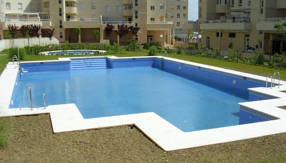 Piso de alquiler en Avenida Plutarco, 1, El Cónsul - Ciudad Universitaria - El Romeral, Málaga Capital - imagen 1 Foto 1 de Piso de alquiler en Avenida Plutarco, 1, El Cónsul - Ciudad Universitaria - El Romeral, Málaga Capital