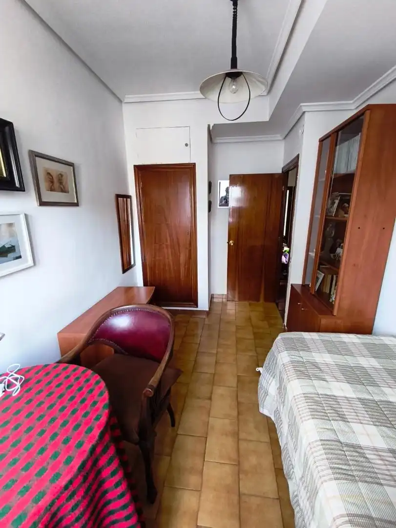 Bedroom of Flat for sale in Sevilla  with Air Conditioner, Terrace and Community parking
