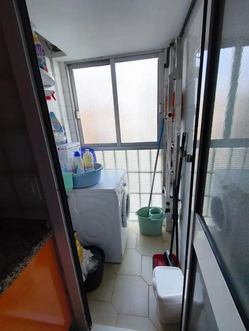 Balcony of Flat for sale in Sevilla  with Air Conditioner, Terrace and Community parking