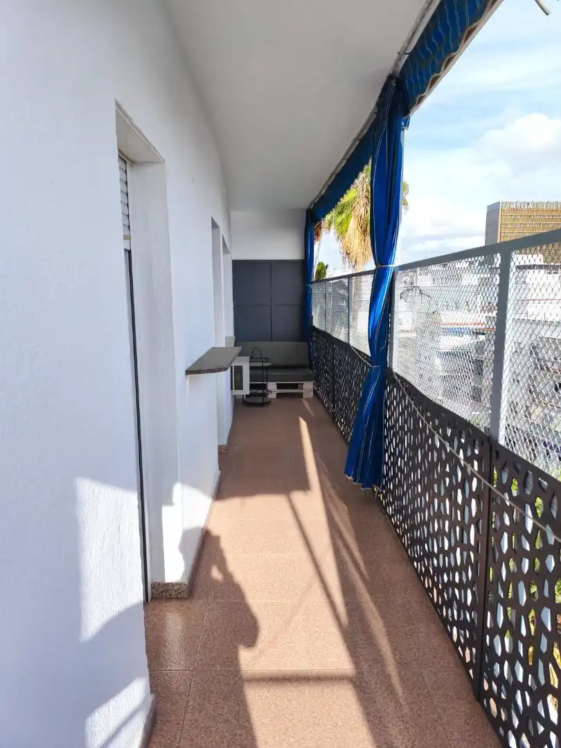 Balcony of Flat for sale in Sevilla  with Air Conditioner, Terrace and Community parking