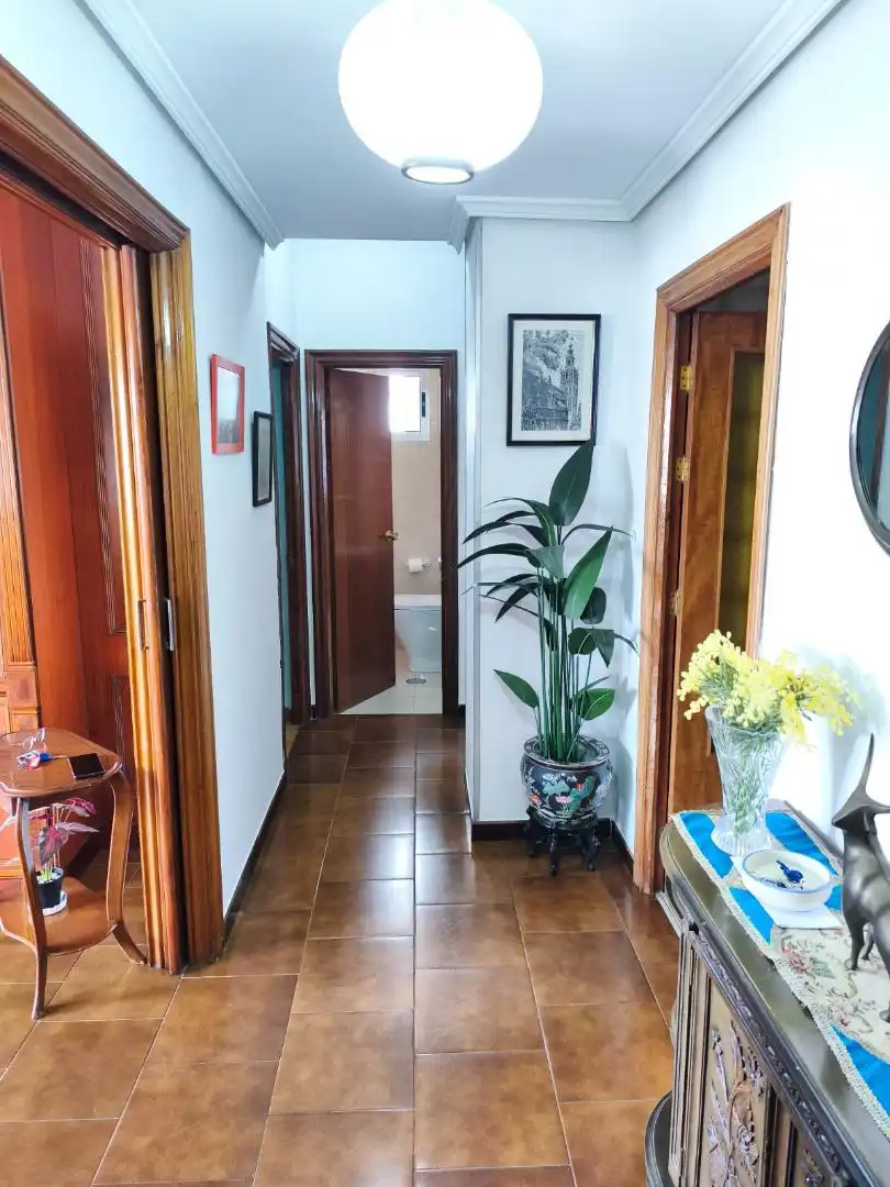Flat for sale in Sevilla  with Air Conditioner, Terrace and Community parking