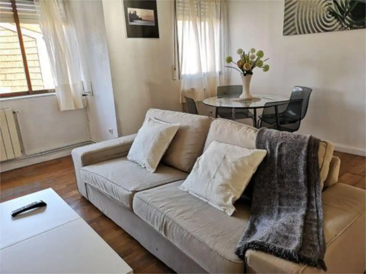 Sala de estar de Piso en venta en Santander con Calefacción, Parquet y Amueblado