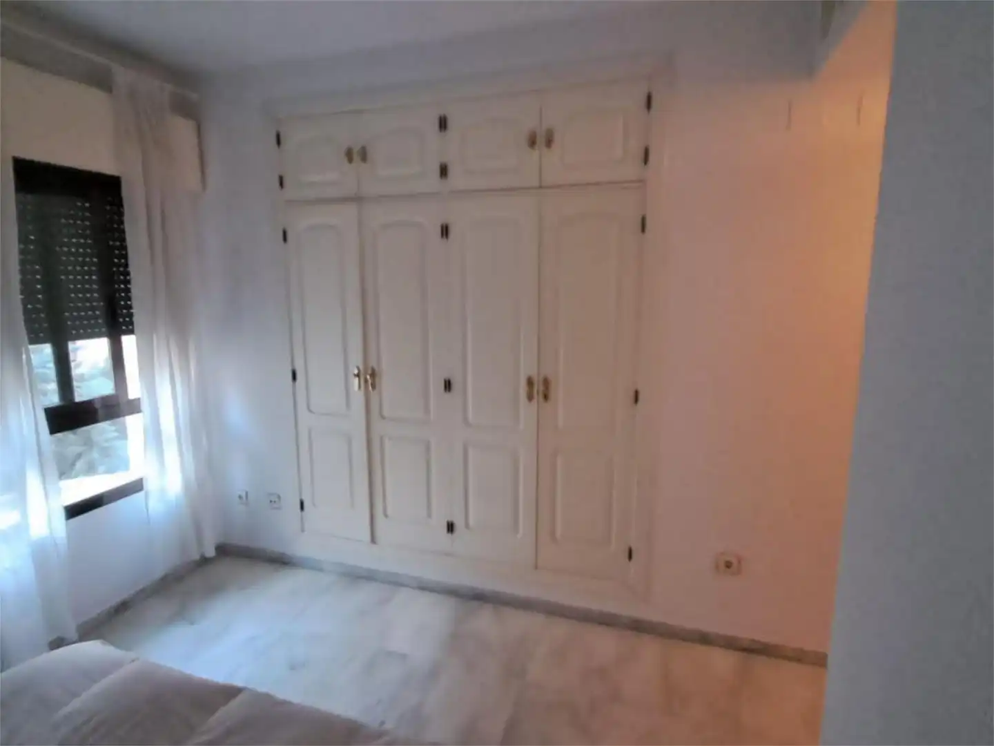 Apartament de lloguer a Calle Vermondo Resta, 10, La Buhaira Dormitori de Apartament de lloguer en Sevilla amb Aire condicionat, Calefacció i Piscina