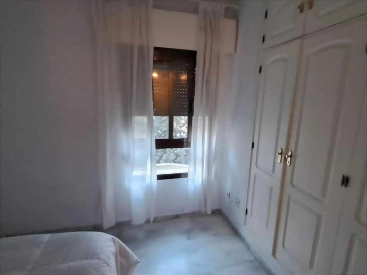 Apartament de lloguer a Calle Vermondo Resta, 10, La Buhaira Dormitori de Apartament de lloguer en Sevilla amb Aire condicionat, Calefacció i Piscina