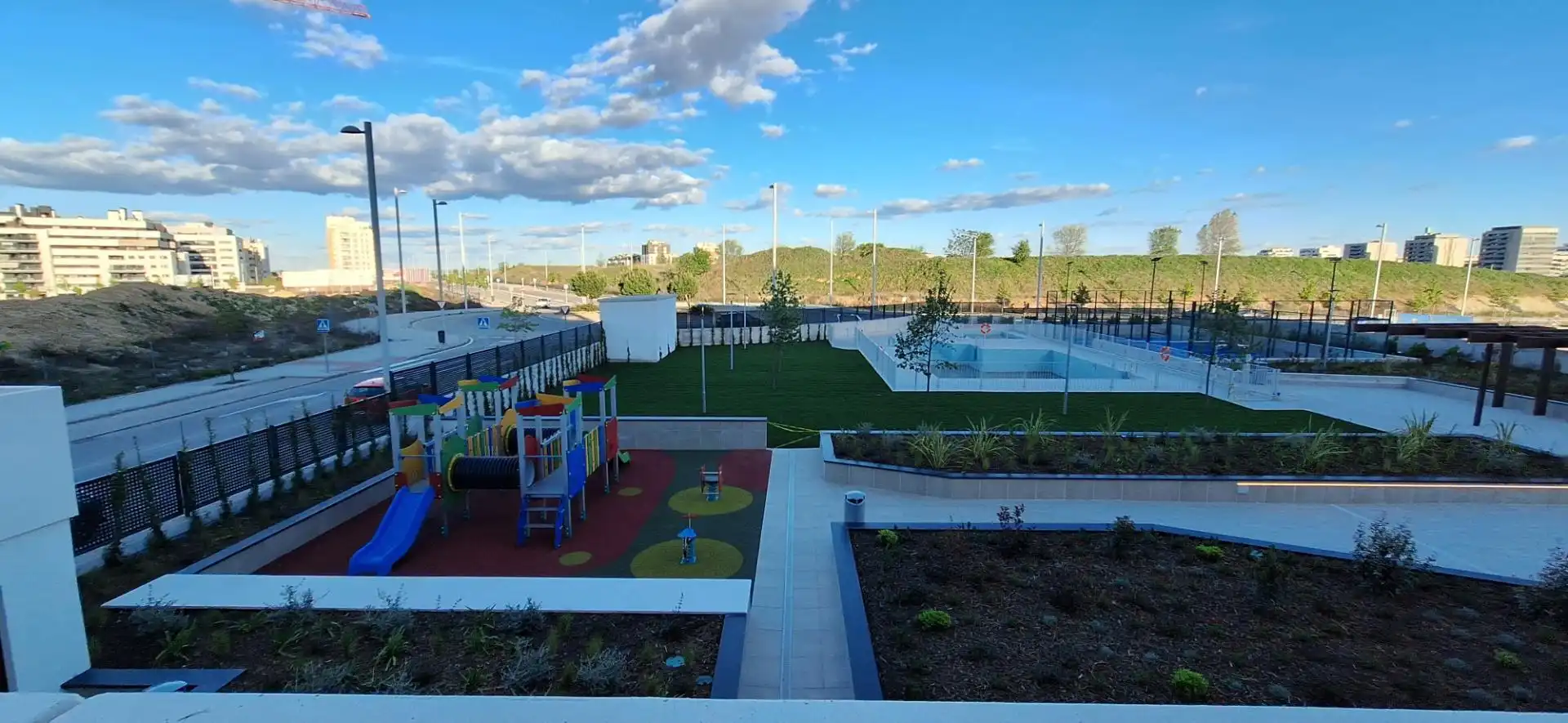 Terrassa de Pis de lloguer en  Madrid Capital amb Aire condicionat, Calefacció i Jardí privat