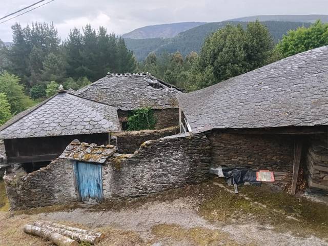 Casa-chalet en Venta en Lugar Sarceada-Pq Rio de Port, 1 en Negueira de Muñiz
