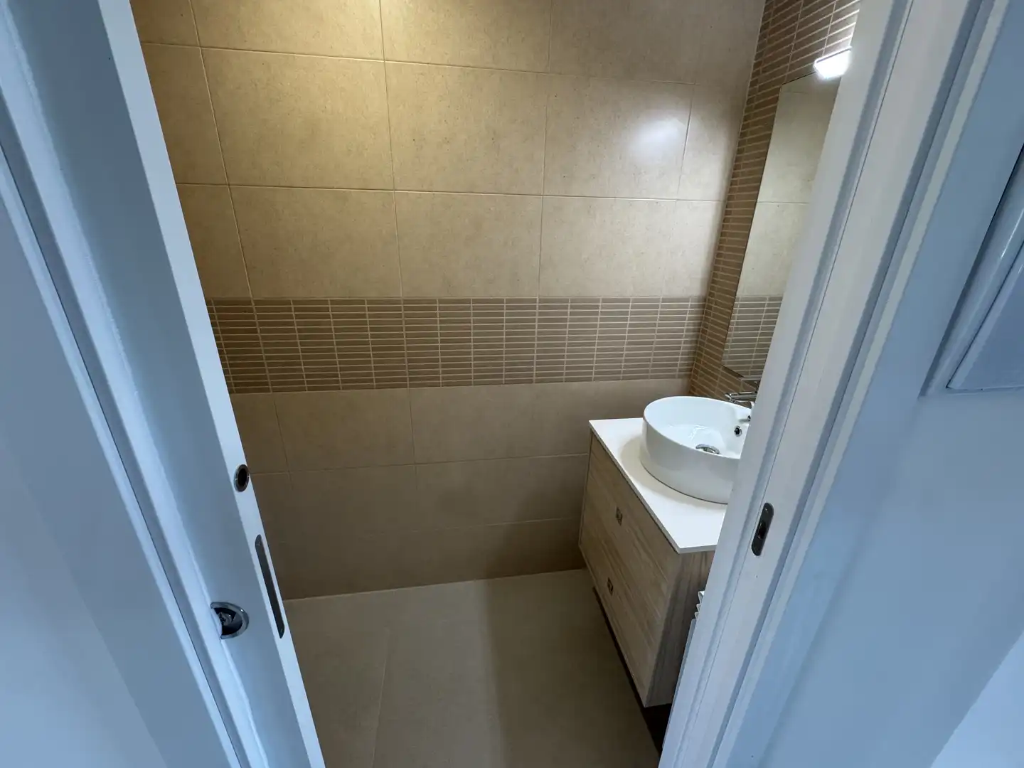 Casa adosada en venta en Carrer Doctor Fleming, 10, Vilanova de Segrià Baño de Casa adosada en venta en Vilanova de Segrià con Aire acondicionado, Calefacción y Jardín privado