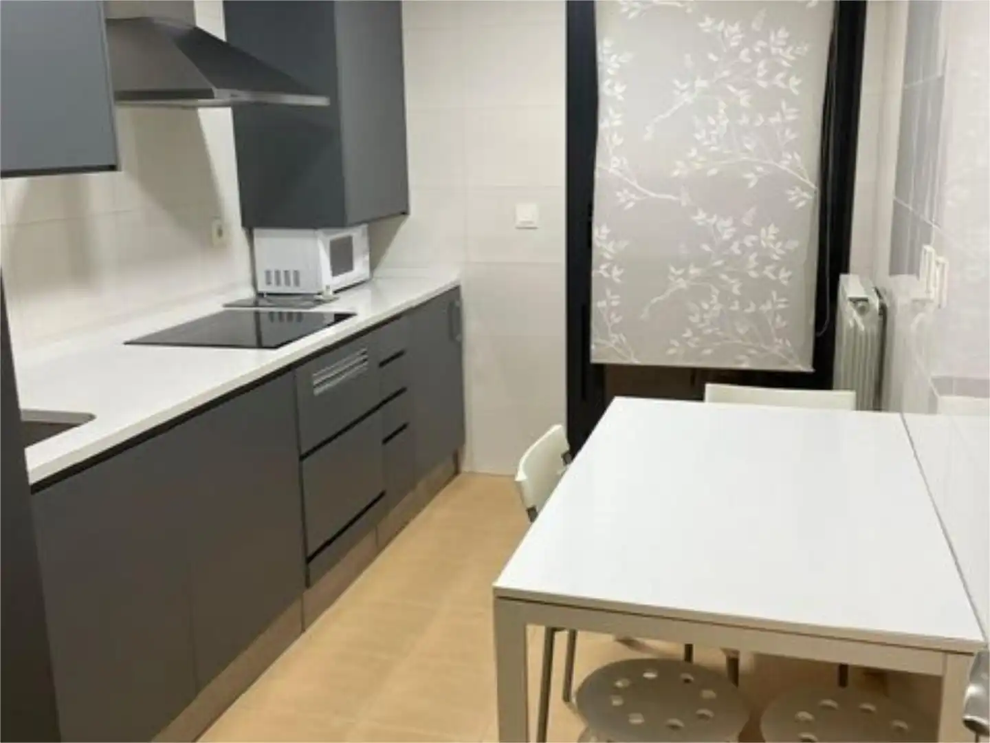 Attic for rent in Avenida Zaragoza, 50, Griseras - Gardachales Kitchen of Attic for rent in Tudela with Air Conditioner, Heating and Parquet flooring