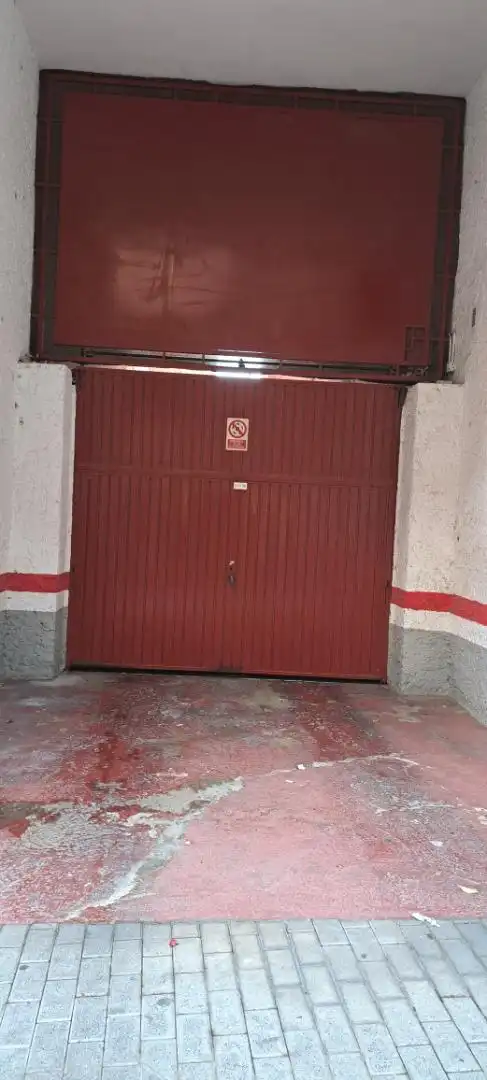 Garage zur Miete in Carrer de la Lleialtat, 13, Can Clota Parkplatz von Garage zur Miete in Esplugues de Llobregat