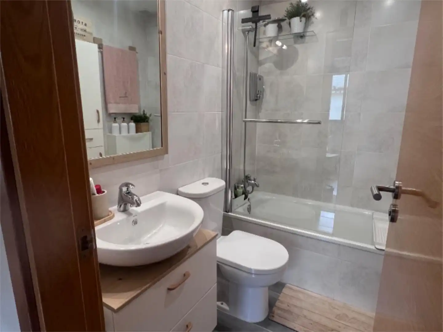 Piso en venta en Barrio Requejada, 5, Polanco Baño de Piso en venta en Polanco con Calefacción, Parquet y Trastero