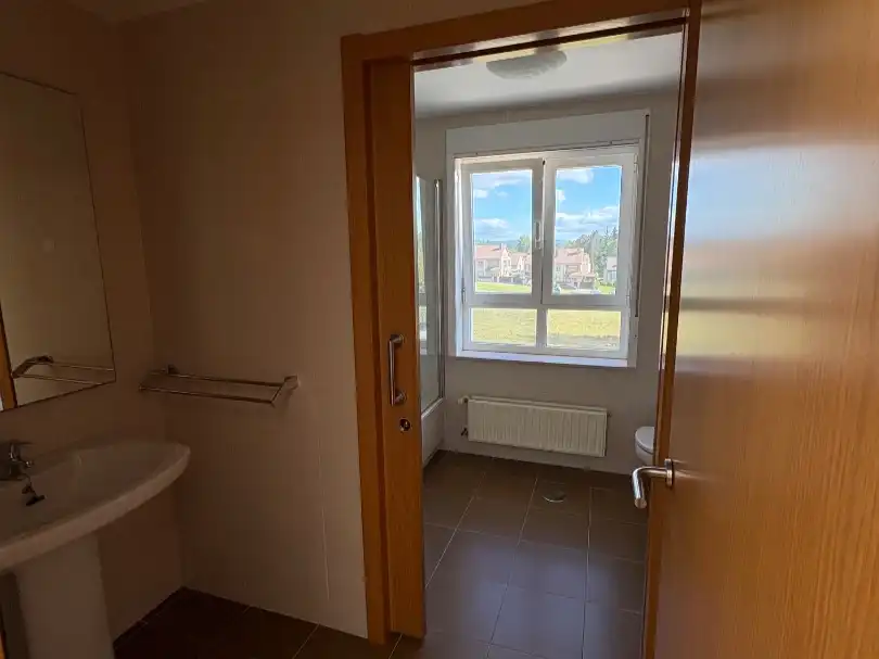 Bany de Pis de lloguer en Santiago de Compostela  amb Calefacció, Jardí privat i Parquet