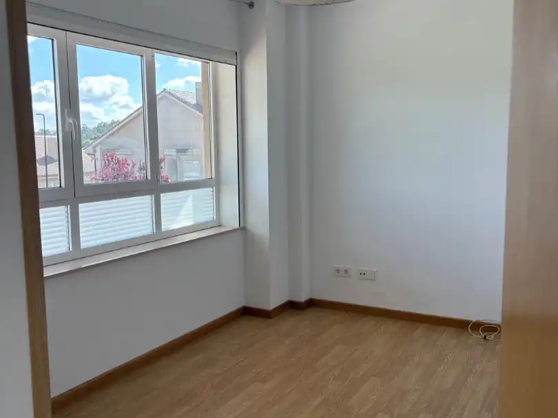 Dormitori de Pis de lloguer en Santiago de Compostela  amb Calefacció, Jardí privat i Parquet