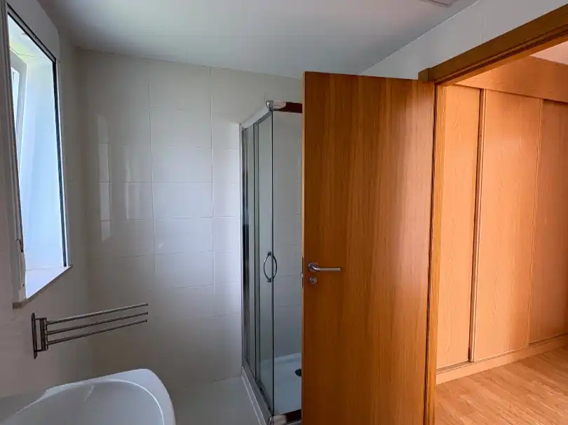 Bany de Pis de lloguer en Santiago de Compostela  amb Calefacció, Jardí privat i Parquet