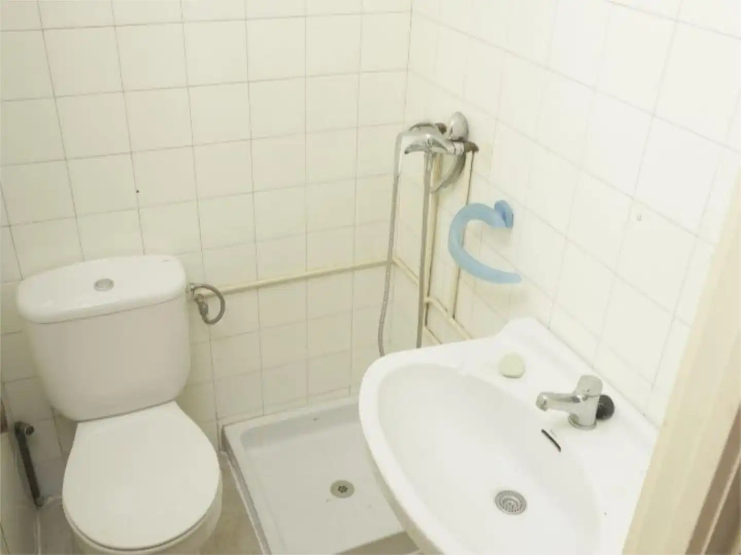 Baño de Piso en venta en Málaga con Calefacción, Terraza y Balcón