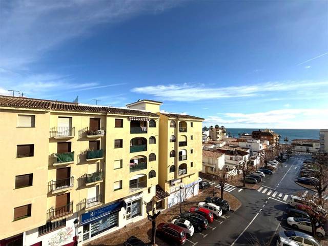 Piso en Venta en Calle Miraflores, 95A en San Luis de Sabinillas